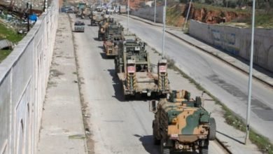 صورة قتيلان و4 جرحى من القوات التركية باستهداف مركبتهم بإدلب