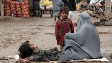 صورة أزمة جوع غرب أفغانستان وعائلات تبيع بناتها!