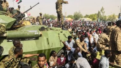 صورة سلسلة اعتقالات تطال وزراء في الحكومة وأنباء عن وضع حمدوك تحت الإقامة الجبرية بالسودان