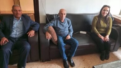 صورة حضور في مكتب الرقة لحزب الحداثة امين فرع الرقة لحزب الوطن السوري وقام بتقديم دعوة لحضور ندوة حوارية للحزب الوطن السوري بالمركز الثقافي بالرقة